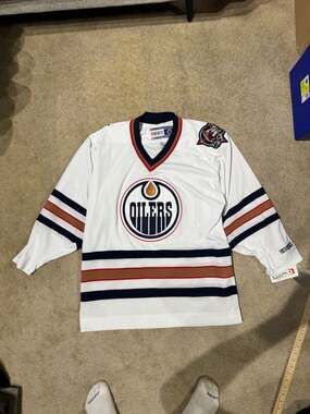 CCM Edmonton Oilers NHL Hockey Jersey Size Large BRAND NEW Original Tags